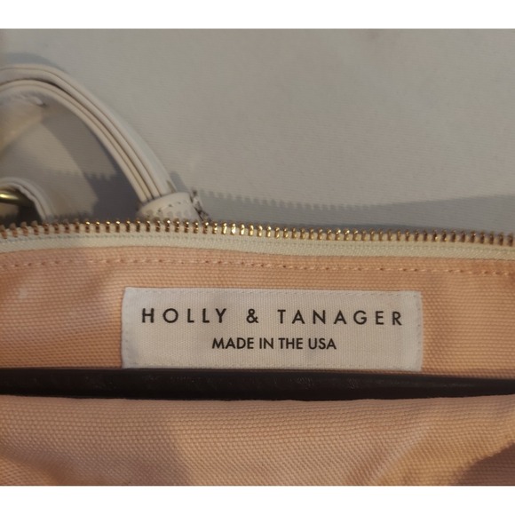 Holly and Tanager Womens Creme 100%‎ Genuine Leather Companion Max Crossbody Bag - Picture 8 of 16